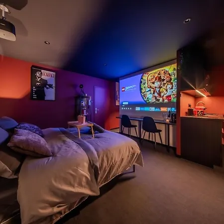 Cinema Prive Apartment *